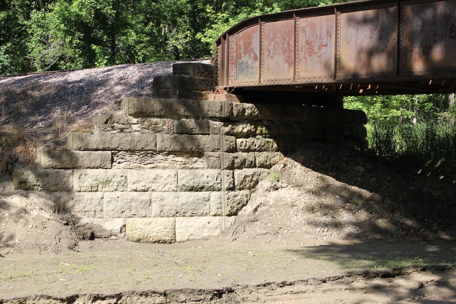 North abutment